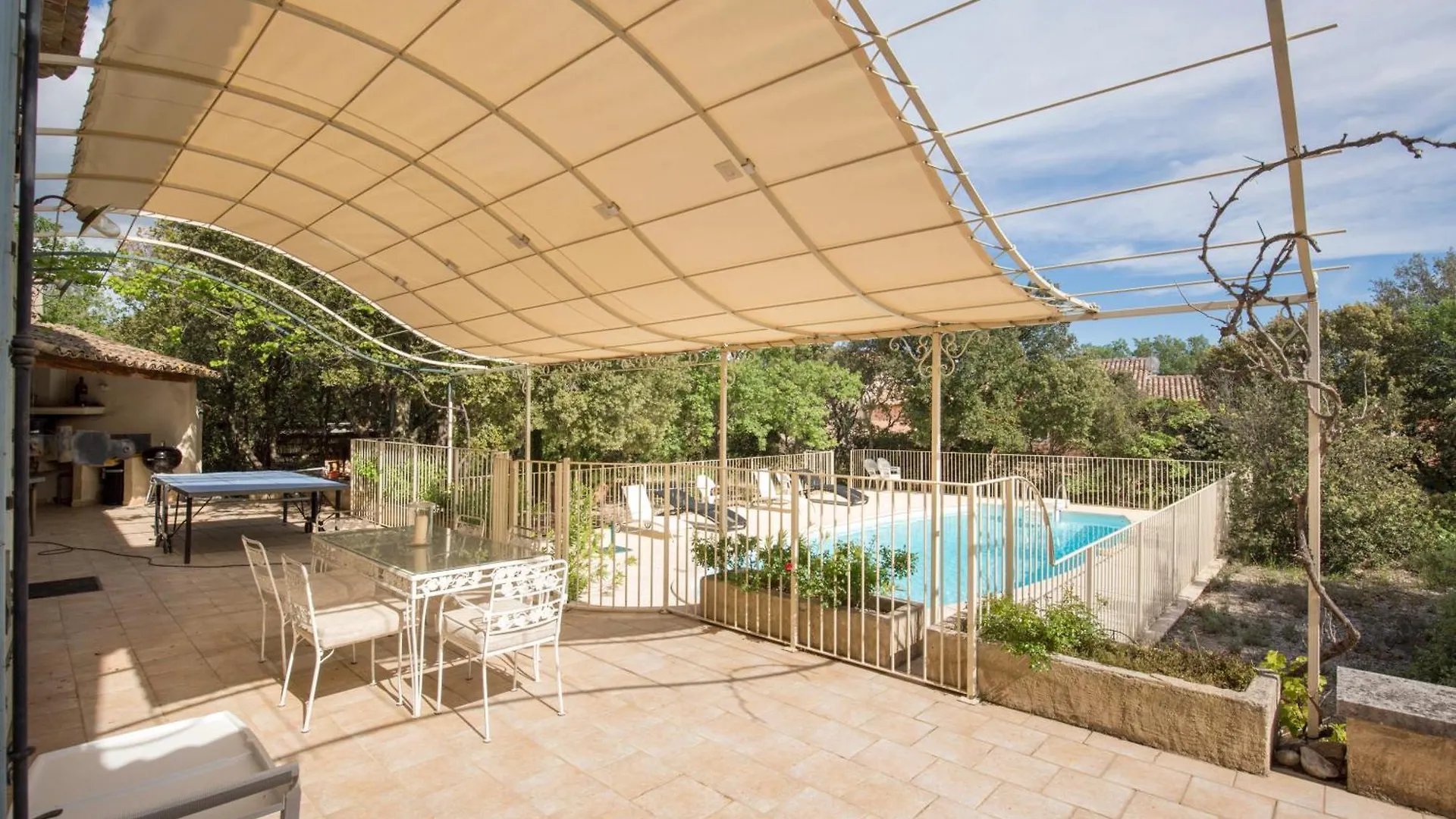 Apsara Villa Saint-Saturnin-les-Apt France