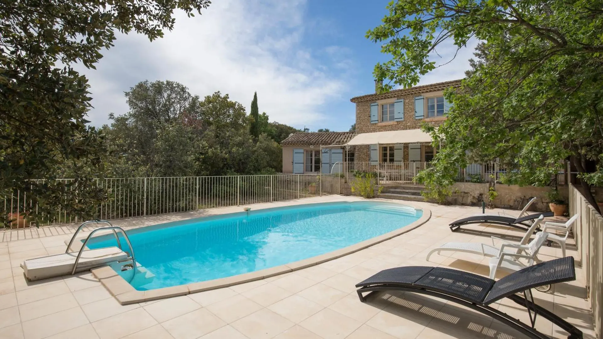 Apsara Villa Saint-Saturnin-les-Apt